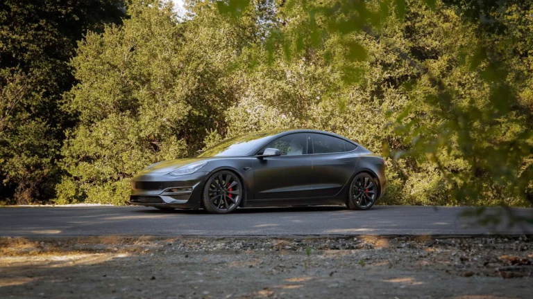 Размер шин Tesla: таблица по моделям Model Y, Model 3, Model S и другие