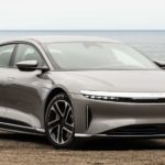 Lucid закликає власників електрокарів уникати паркування в гаражах через ризик займання