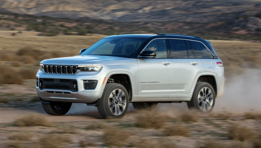 Jeep Grand Cherokee під відкликанням: у сотень тисяч авто може від’єднатися задня пружина