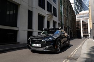 Uber запускає автономні поїздки в Лондоні: пасажирів возитимуть безпілотні Ford Mustang Mach-E з технологією Wayve